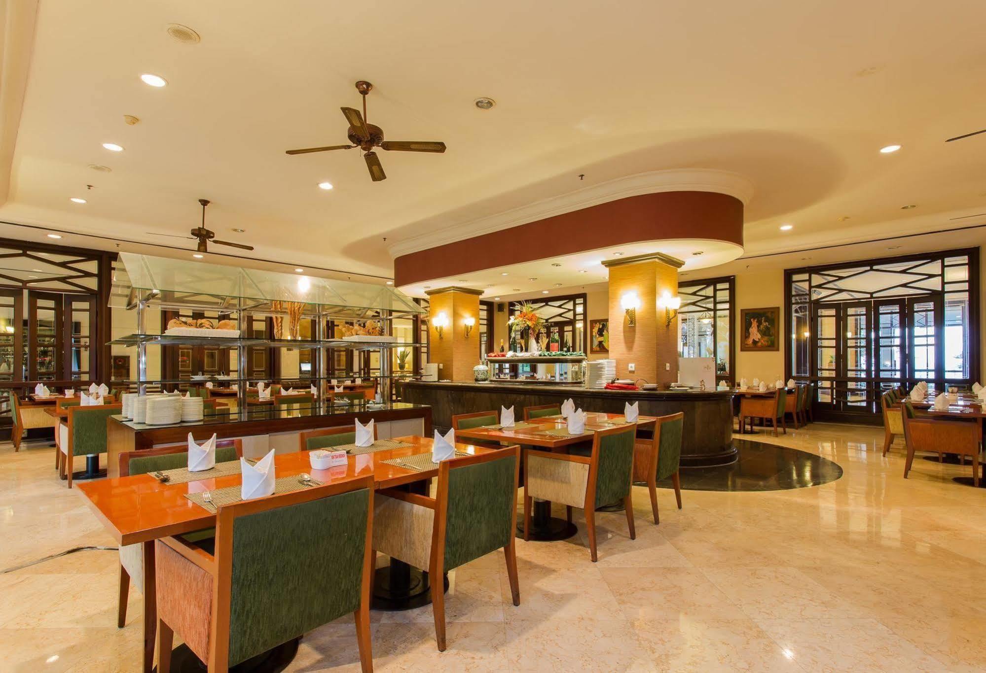 Le Grandeur Hotel Balikpapan Zewnętrze zdjęcie