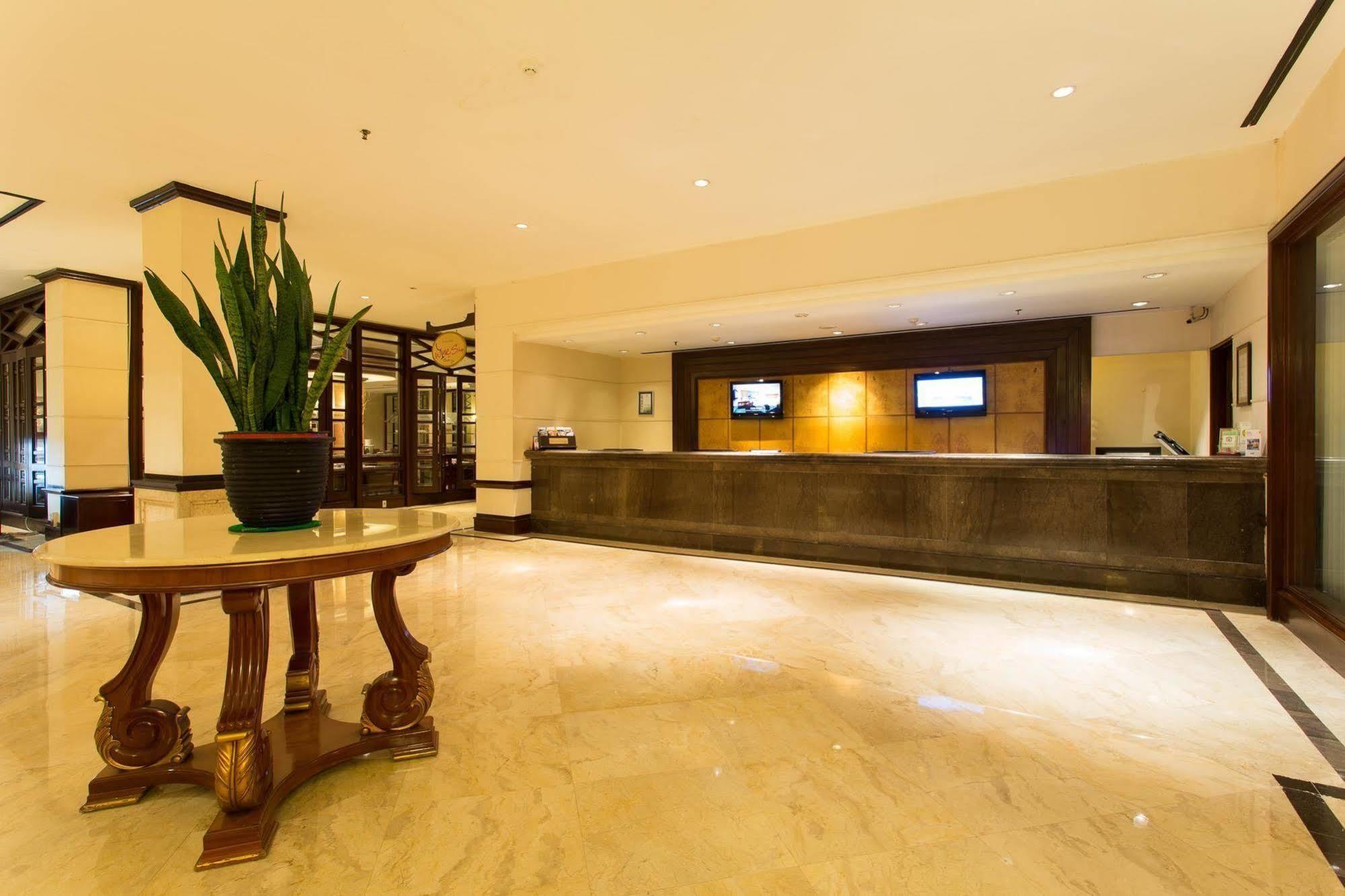 Le Grandeur Hotel Balikpapan Zewnętrze zdjęcie