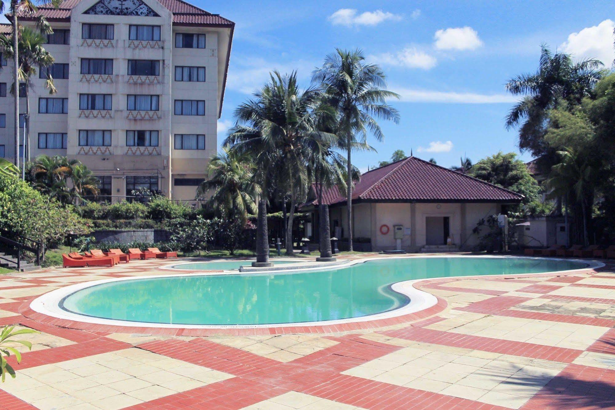 Le Grandeur Hotel Balikpapan Zewnętrze zdjęcie