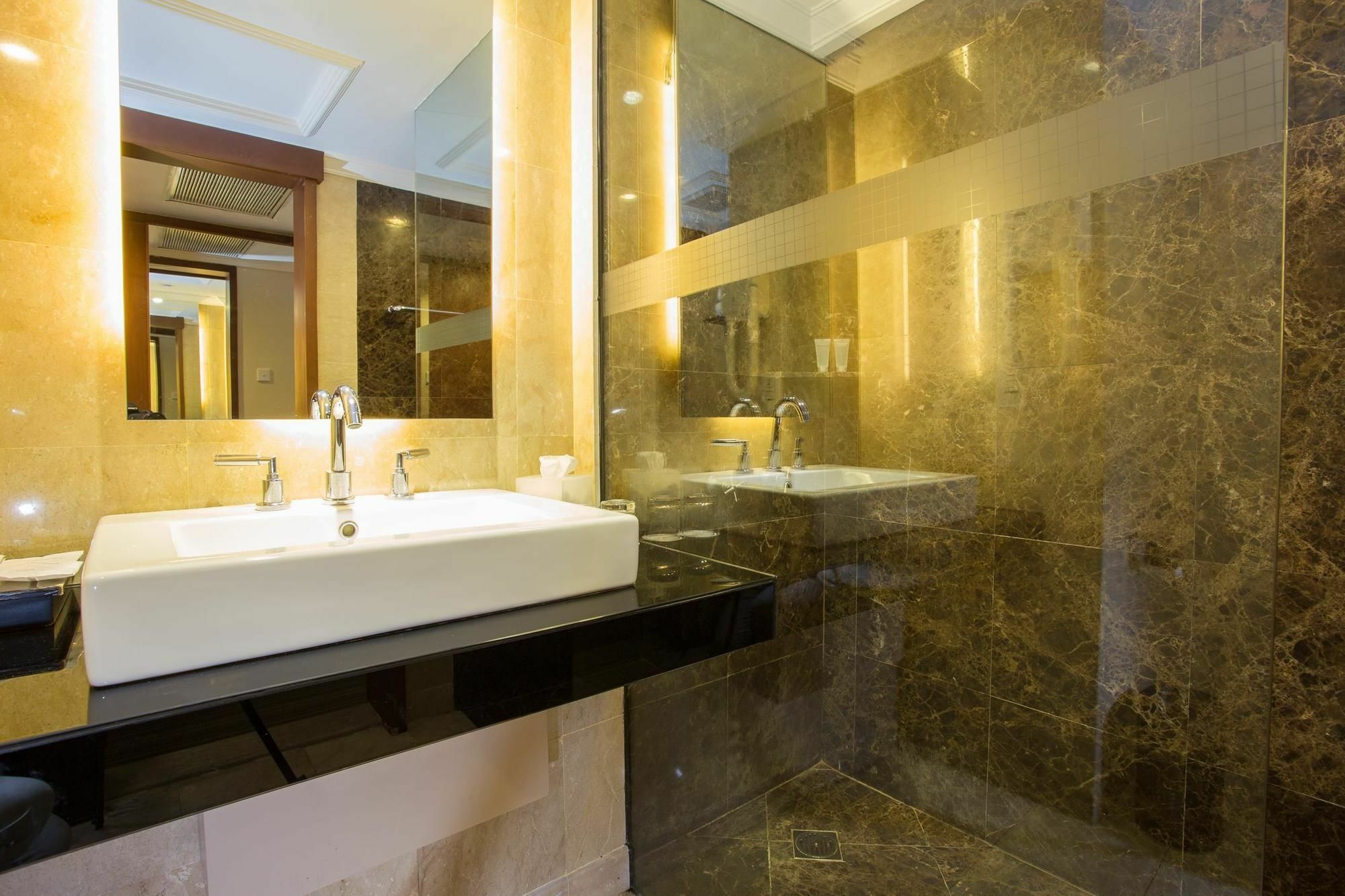 Le Grandeur Hotel Balikpapan Zewnętrze zdjęcie